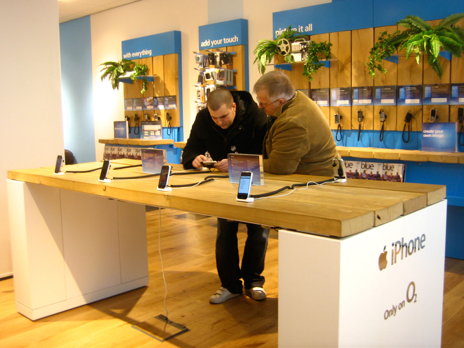 Large display table